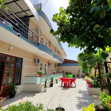 Hotel Vila Flowers Vlorë Екстериор снимка
